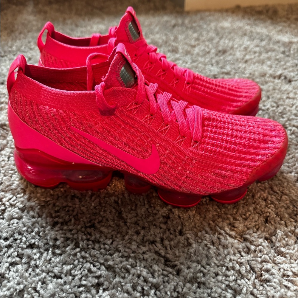 Nike Red Athletic Sneakers with Modern Design